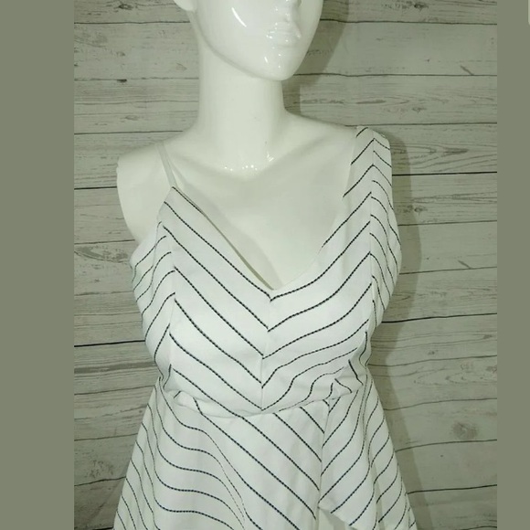 Akira asymmetrical hi-low formal top sleeveless - Picture 3 of 6